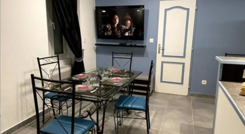 Appartement avec Parking Gratuit et Wifi - Image 1
