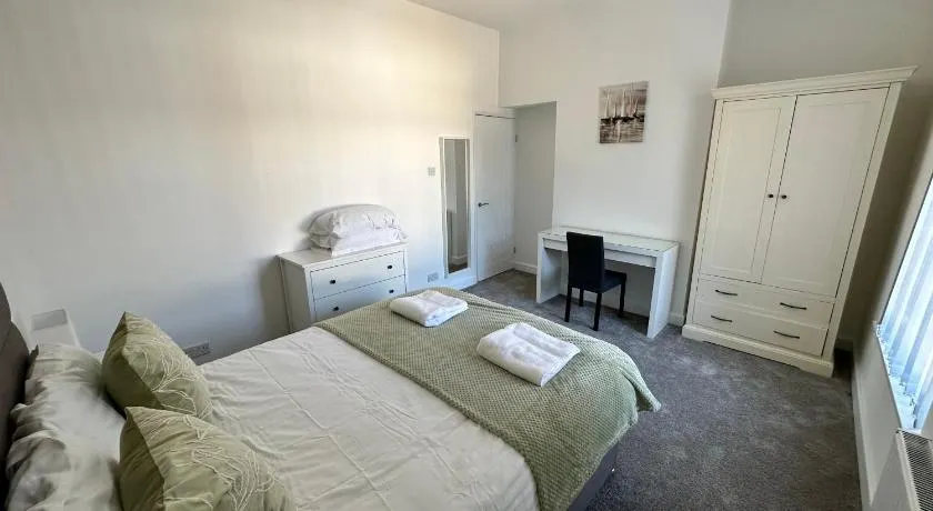 4 bed house off Norton village - Image 1