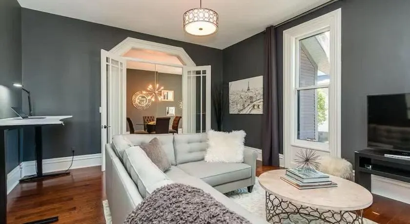 Downtown Historic Luxury Gem with Private Parking - Image 1