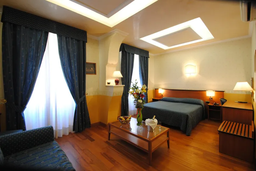 Hotel Verona Rome - Image 1