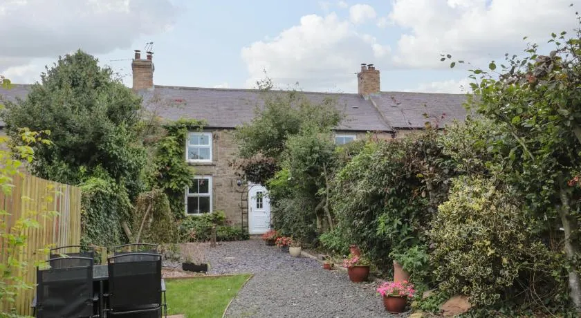 Maple Tree Cottage - Image 1
