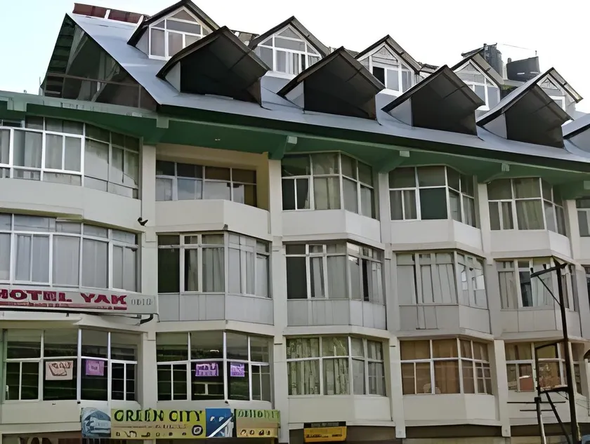 Hotel Yak - Image 1