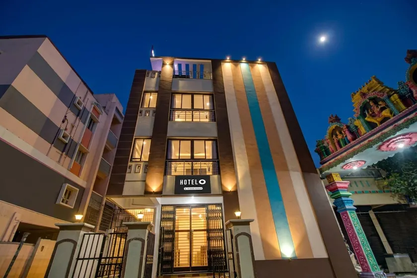 Super OYO Hotel O Adarsh Nagar Near Kavya Hospital - Image 1