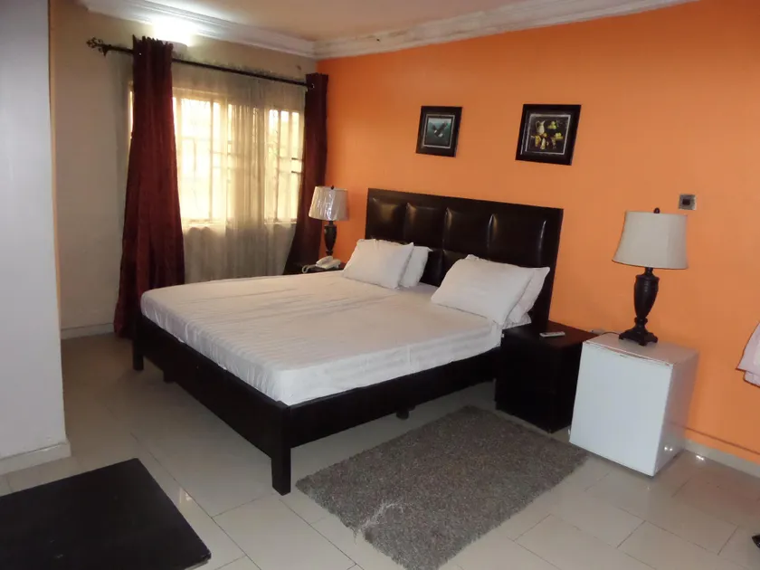 Cristabol Apartments - Image 1