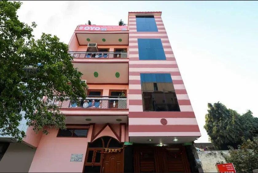 Hotel O by OYO Smart City Guest House - Image 1