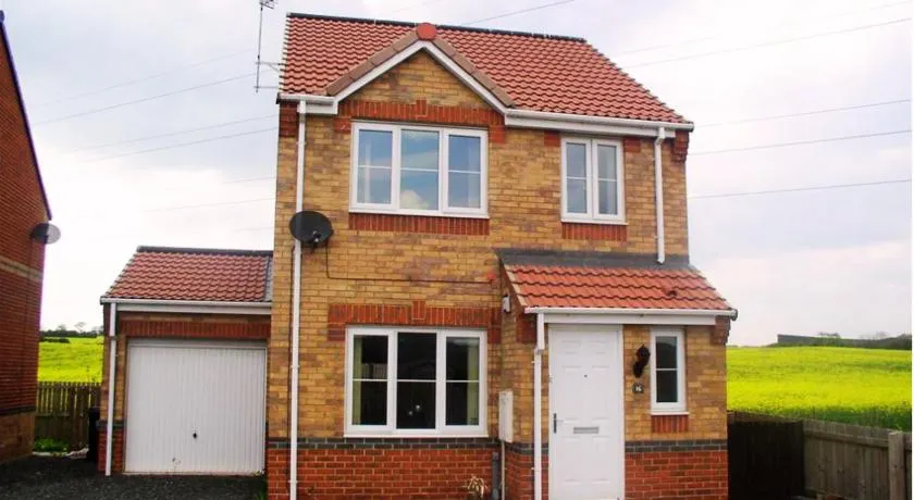 Comfort, peace and quiet guaranteed in this 4 bed - Image 1