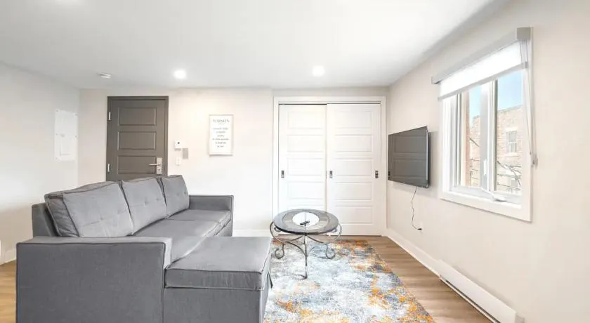 DUPLEX 6 BEDROOMS IN HEART OF PLATEAU MONT-ROYAL - Image 1