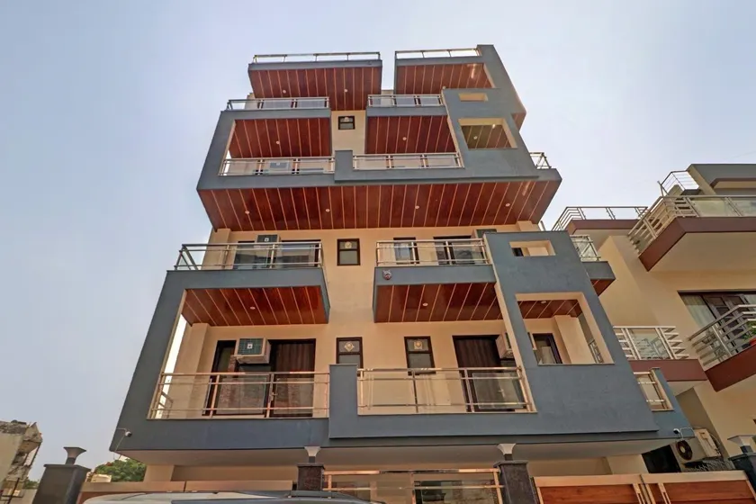 Townhouse Alwar Railway Junction - Image 1