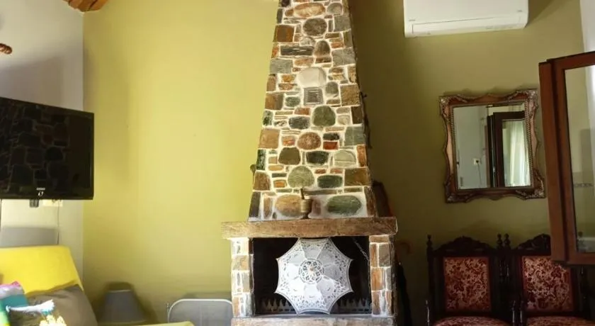 Stone and Serenity Cottage - Image 1