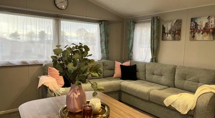 Lovely 3 bedroom holiday home in Seton Sand caravan park Wi-Fi Xbox - Image 1