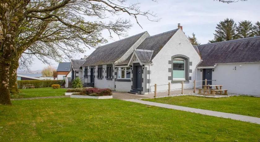 Bonnie Lodge by Broadford Hotel - Image 1