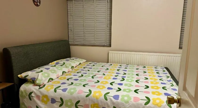 Comfy En-suite room - Image 1