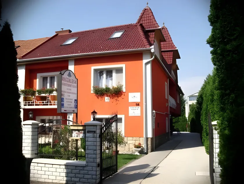 Magdalena Apartmanház - Image 1