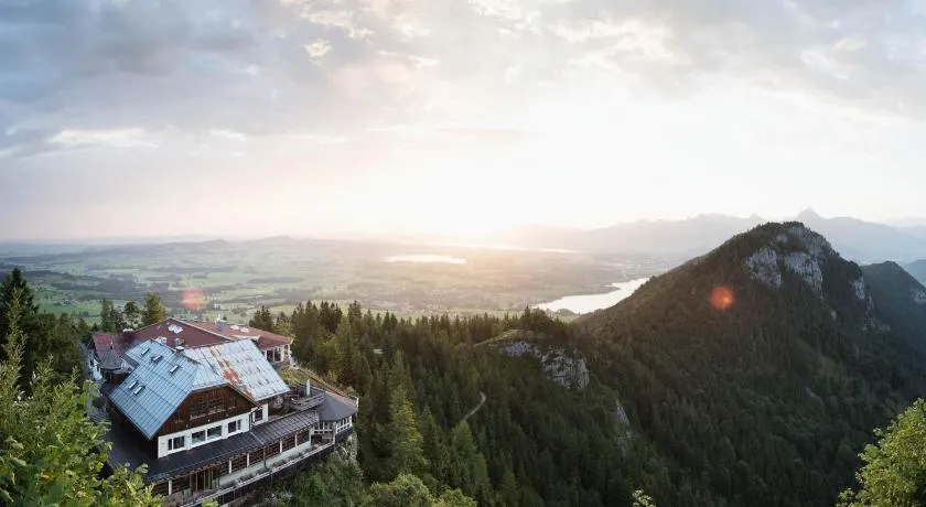 Boutiquehotel Blaue Burg Falkenstein - Image 1
