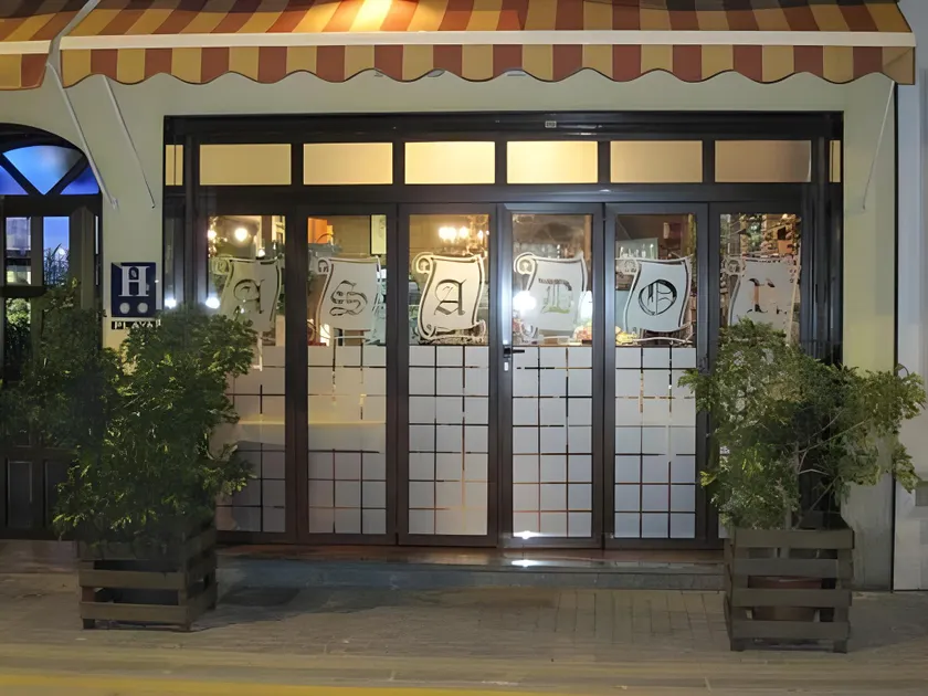 Hostal El Puerto - Image 1