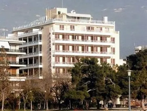 Park Hotel - Image 1