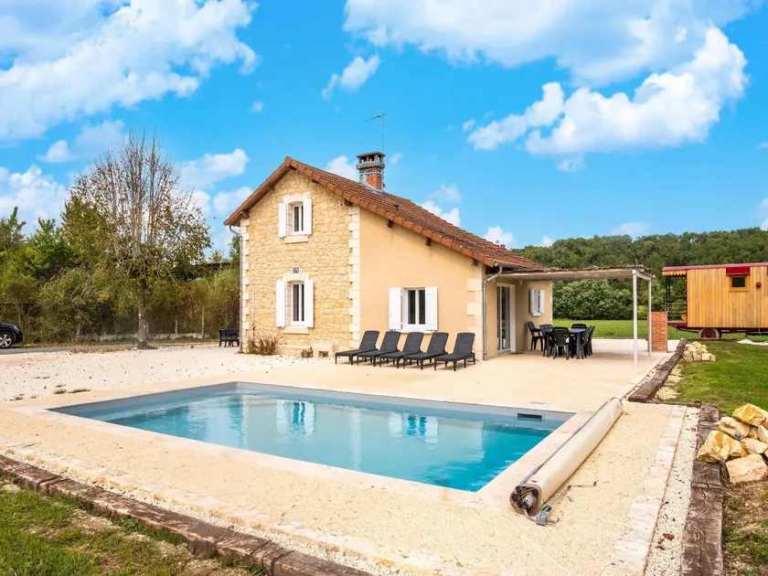 Charming Holiday Home with Private Pool - Image 1