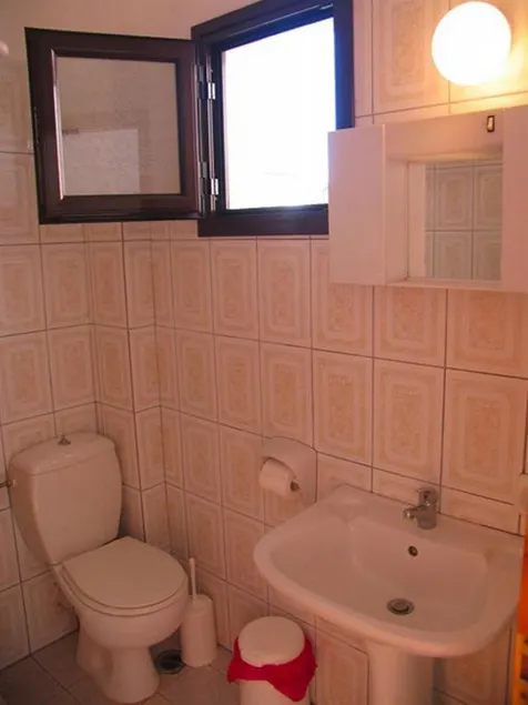 KOSTAS APARTMENTS - Image 1