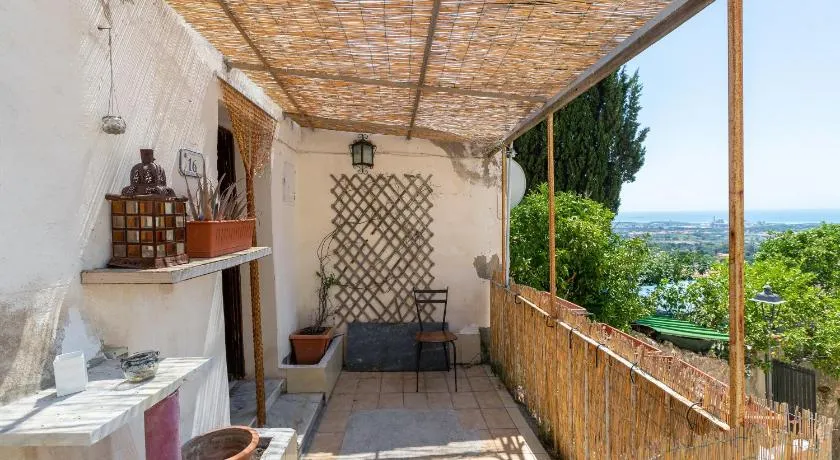 Appartement \"Un Pezzo di Storia vicino al Mare\" avec jardin. - Image 1