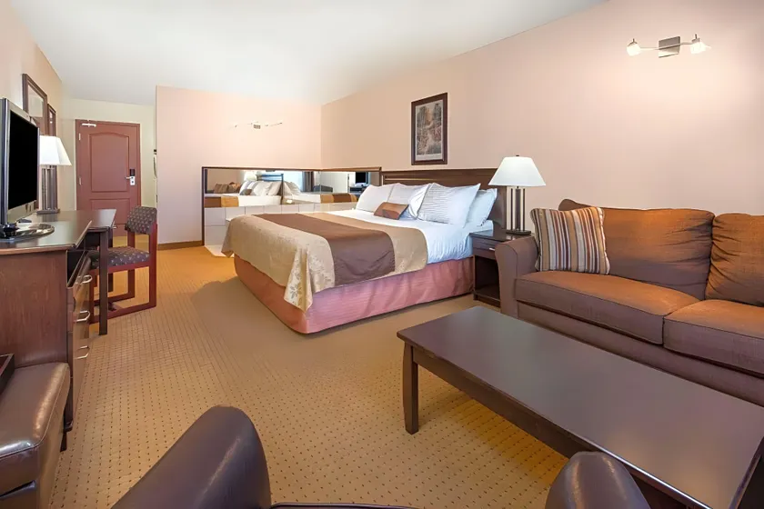 Ramada by Wyndham Lloydminster - Image 1