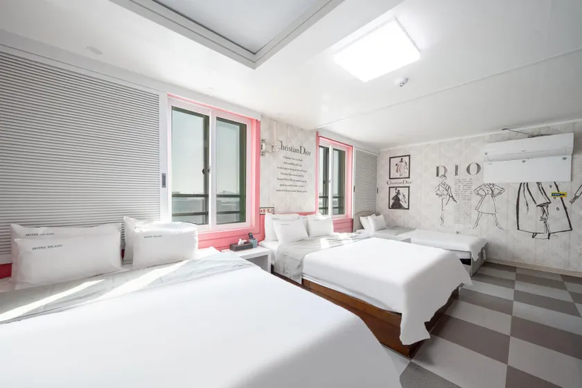 Sacheon Island Hotel - Image 1