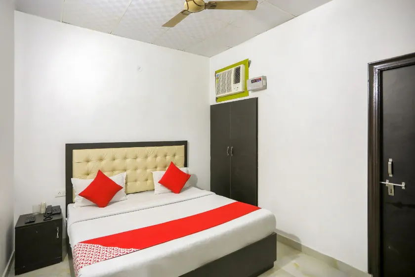OYO Flagship 75840 B&b Hotel - Image 1
