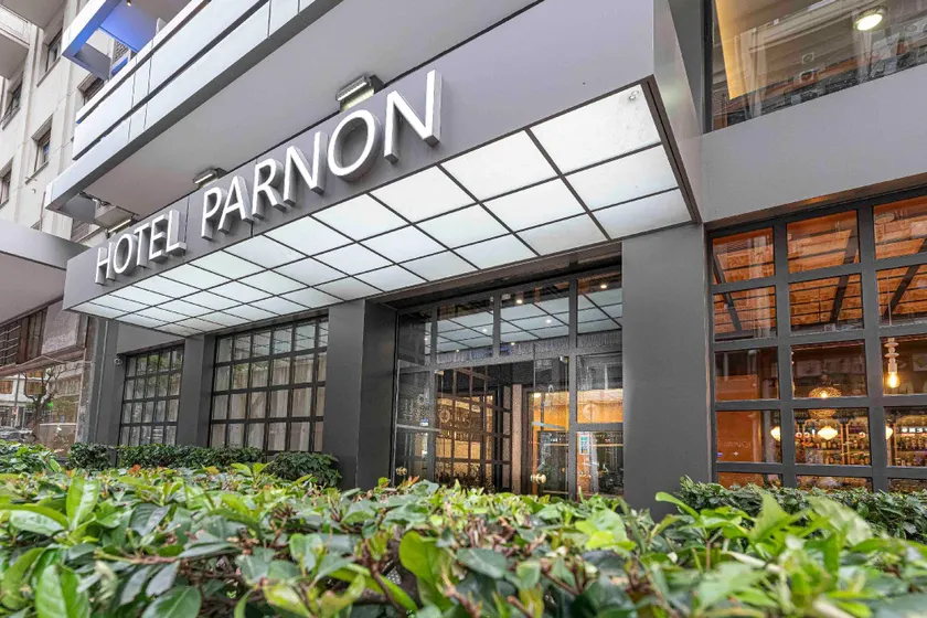 Parnon Hotel - Image 1