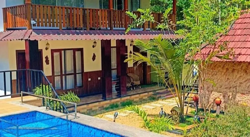 Lakefront Beach Homes - Image 1