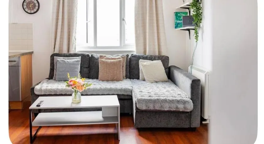Beautiful View Apartment Near Canary Wharf - Image 1