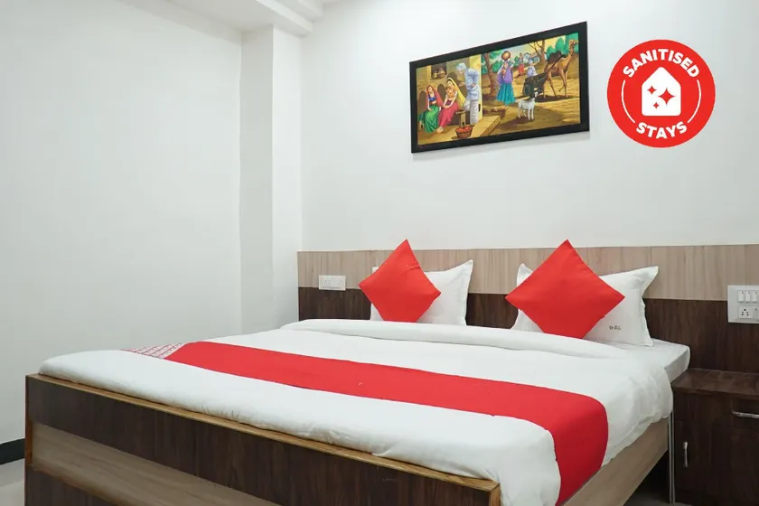 OYO 30952 Hotel Om Sai Leela - Image 1
