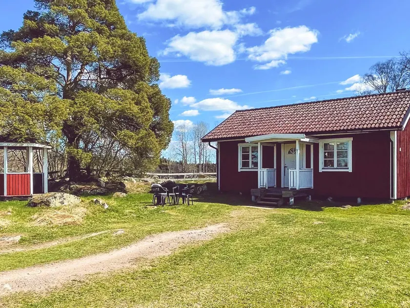 4 person holiday home in Mörlunda - Image 1