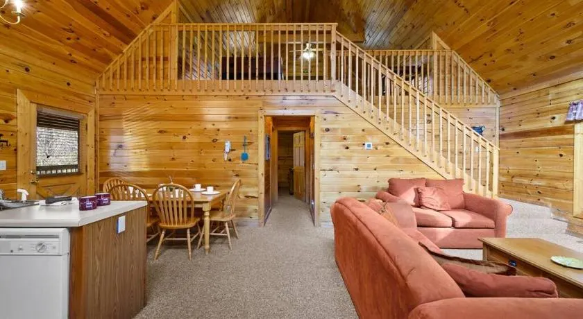 Beautiful 2 Bed Cabin with Hot Tub and Resort Pool - Image 1