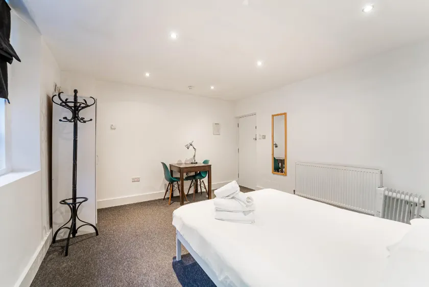 No 2 Georgian Shared House - By Clifton Short Lets - Image 1