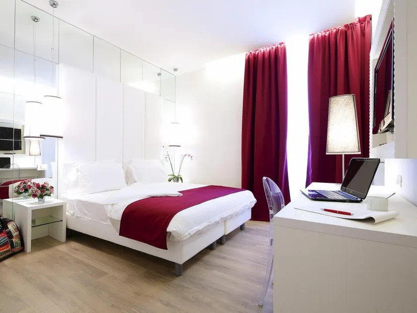 Tullia and Prisca Relais Guest House - Image 1