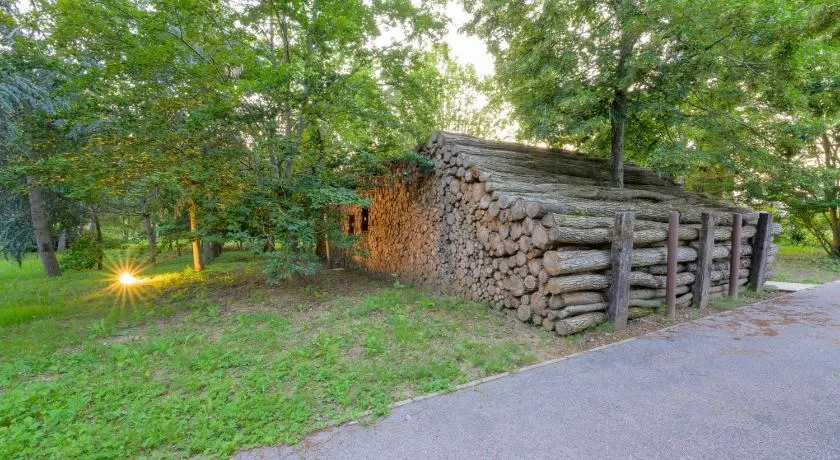 Gîte Pont-à-Mousson, La Pépinière, Chalet Canada - Image 1