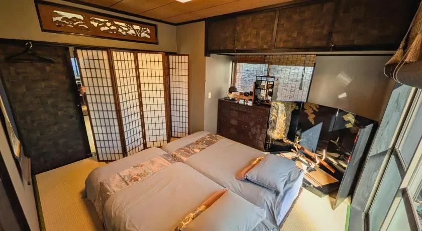 忍 Shinobi House - Image 1