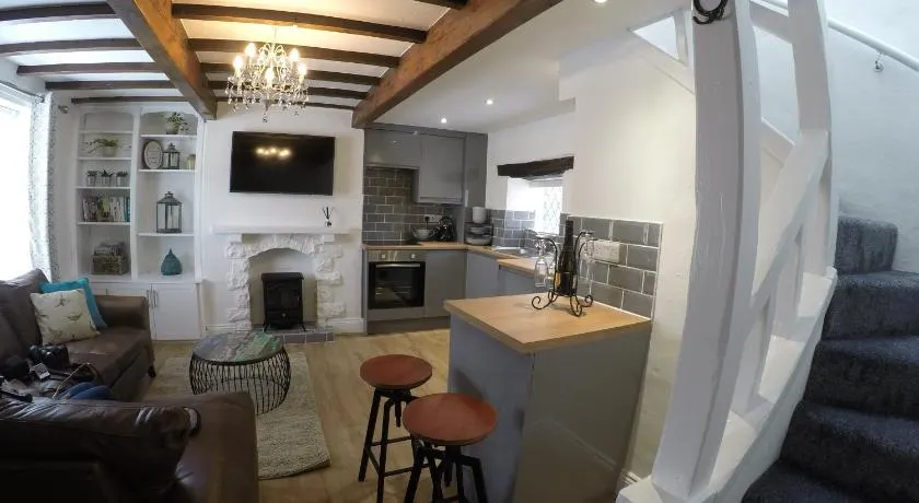 Daisy Cottage - Image 1
