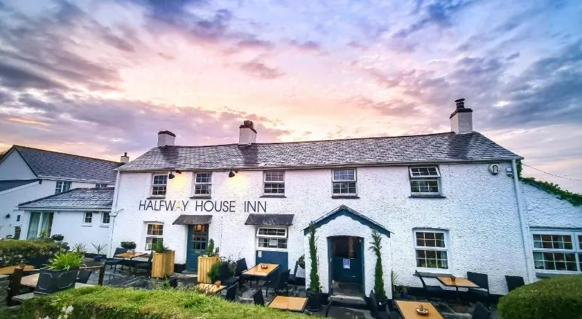 Halfway House Inn - Image 1