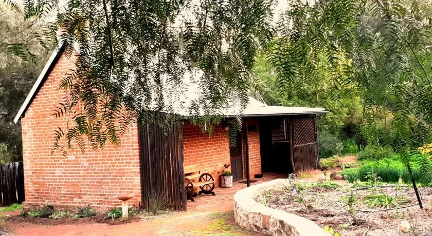 The Inn, Historic Accommodation with mod cons - Image 1