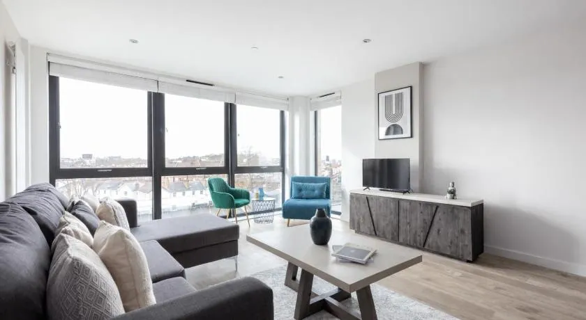 Camden Central Serviced Apartment - Image 1