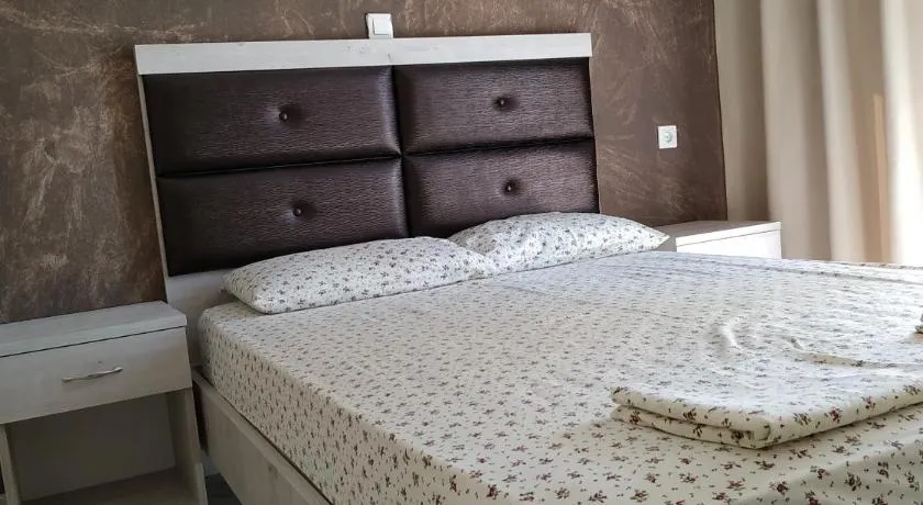 LAZAROS APARTMENTS - Image 1