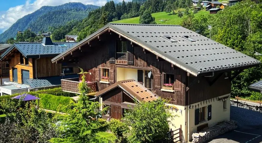 Chalet Aventure B&B Les Gets - Image 1