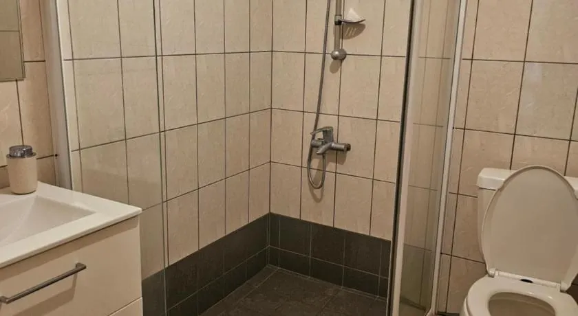 Raihei Auberge de jeunesse et emplacement tente chez l'habitant à Bora Bora - Image 1