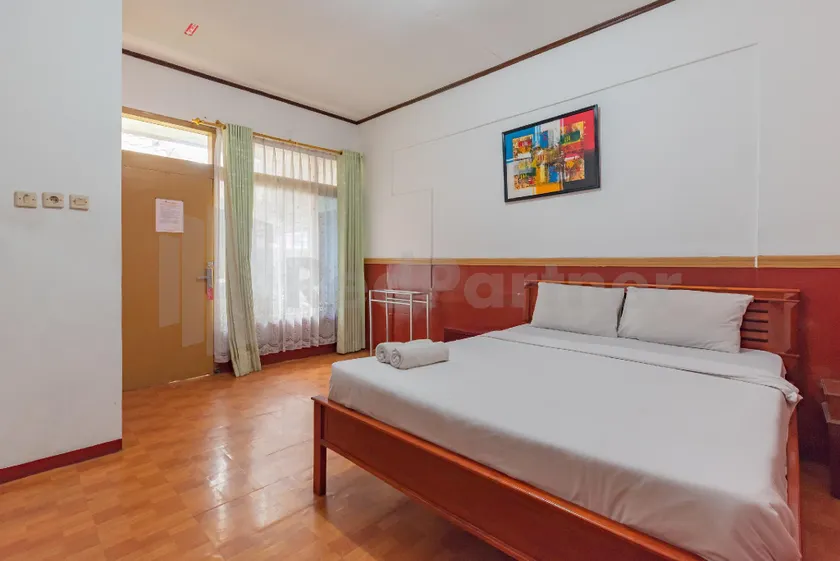 Seruni Guest House Near Alun Alun Lembang Mitra RedDoorz - Image 1