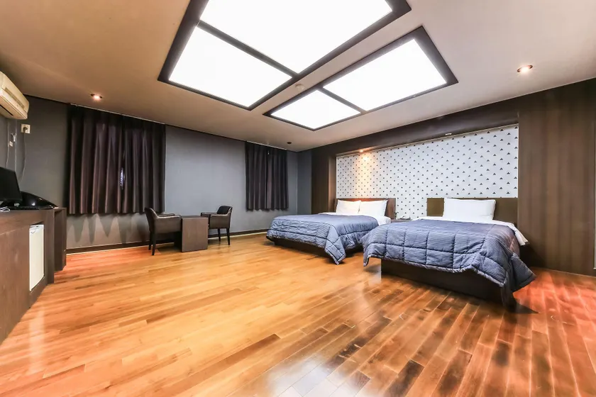 Daejeon Wolpyeong Kara - Image 1