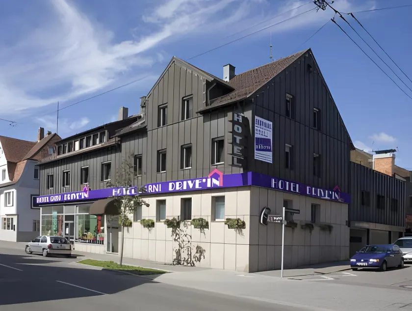 M-A-S-Hotel - Image 1