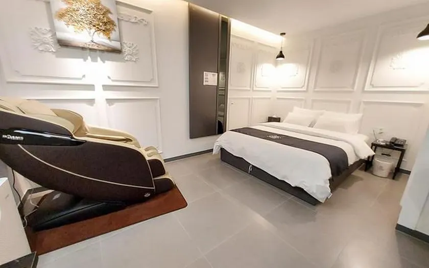 Daol Hotel - Image 1