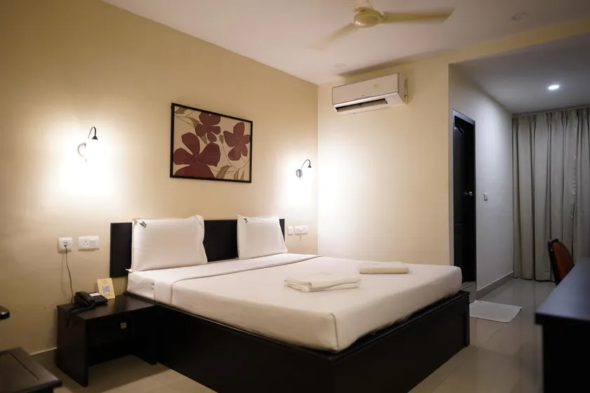 Wynad Hotel - Image 1