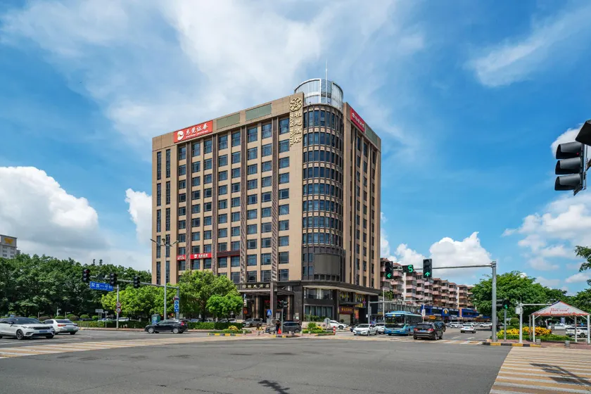 Bosi Hotel - Image 1