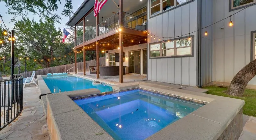 Lake Travis House w/ Private Dock, Pool & Hot Tub! - Image 1